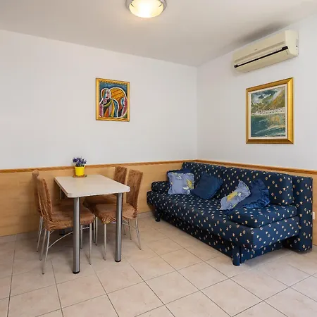 Sunny Apartment Makarska