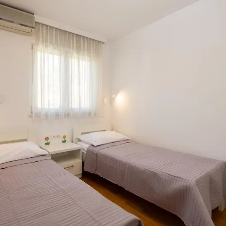 Sunny Apartment Makarska