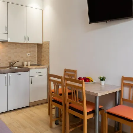 Sunny Apartment Makarska